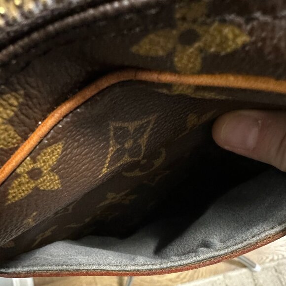 Louis Vuitton Danube Monogram Crossbody Handbag SL1919 Authentic COA Included - Picture 11 of 16